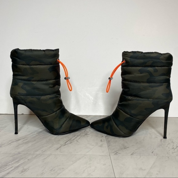 Steve Madden Cloak Camo Puffer Bootie - Picture 6 of 13